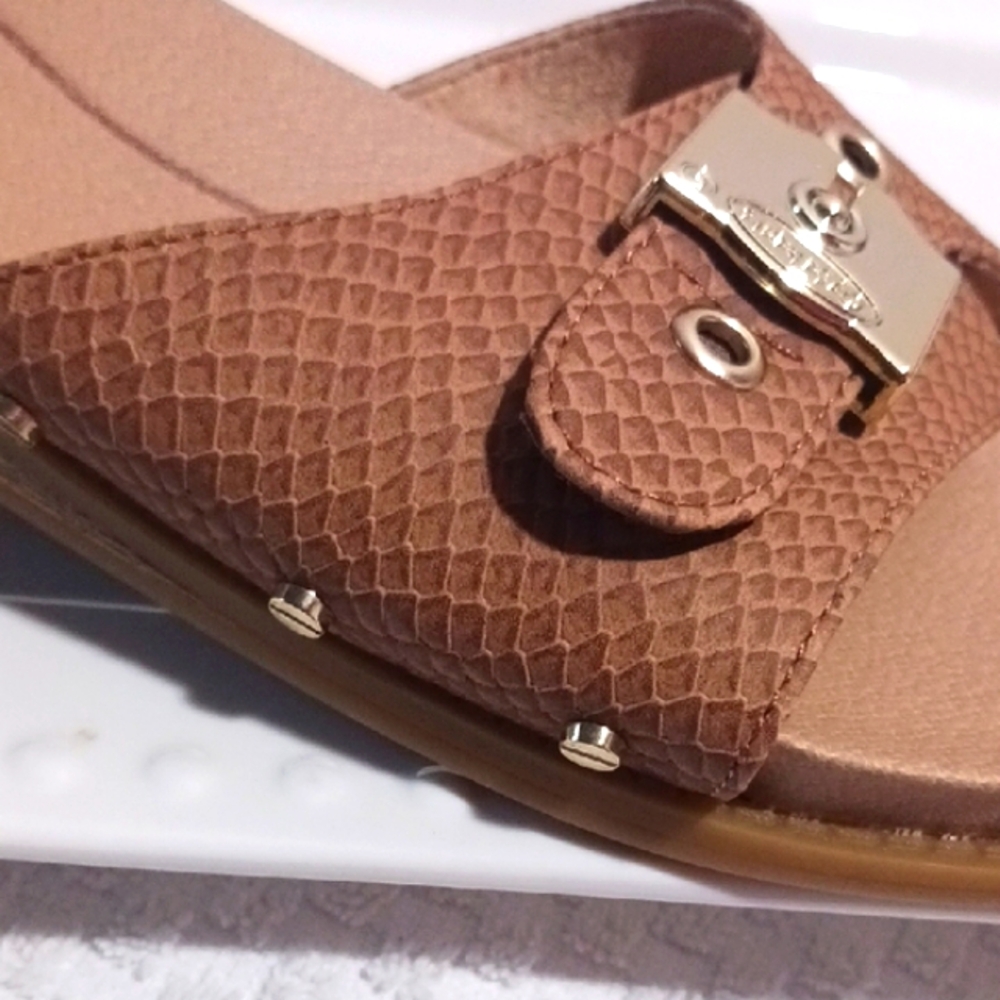 Classic! Dr. Scholl's Tan Slide Sandals with Silver Accents 10 βοΈ - Picture 5 of 13